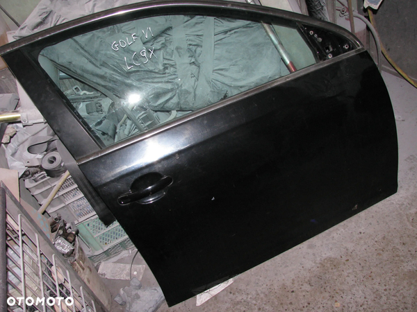 DRZWI PRAWY PRZÓD PRZEDNIE VOLKSWAGEN JETTA V GOLF V VI KOMBI LC9X