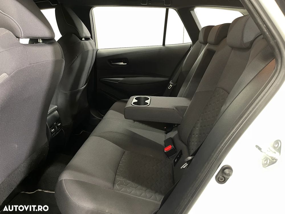 Toyota Corolla 1.8 Hybrid Business Edition - 11