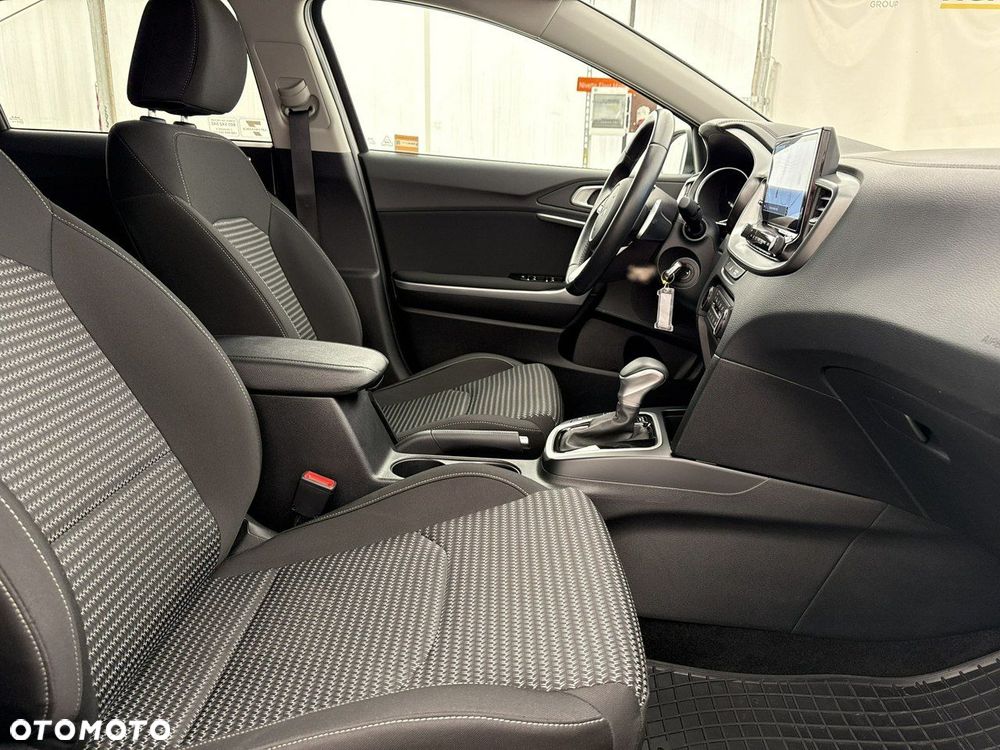 Kia Ceed - 22