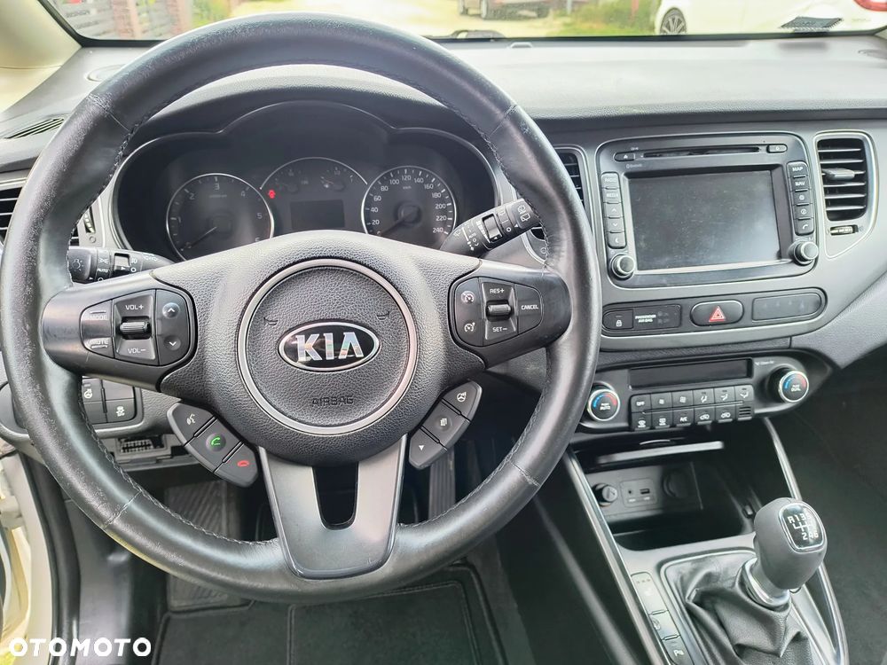 Kia Carens 1.7 CRDi 136 Dream Team Edition - 20