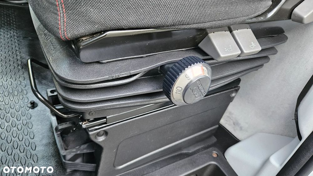 Iveco Daily 35S17 3,0D 170KM I Właściciel L2H2 Średniak Hak 3,5T Webasto Klima Fotel Bujany - 16