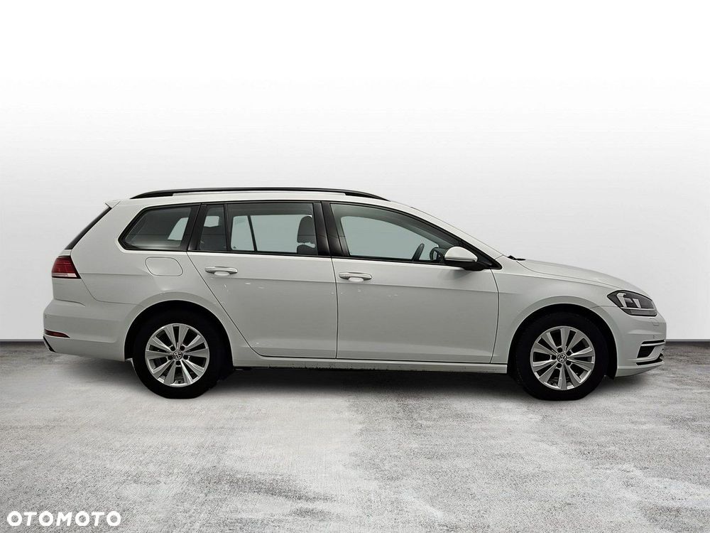 Volkswagen Golf - 6