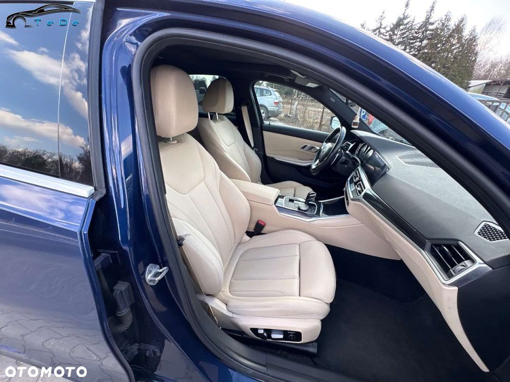 BMW Seria 3 330i GPF xDrive Advantage sport - 29