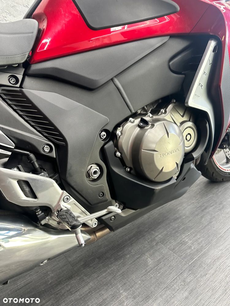 Honda VFR - 17
