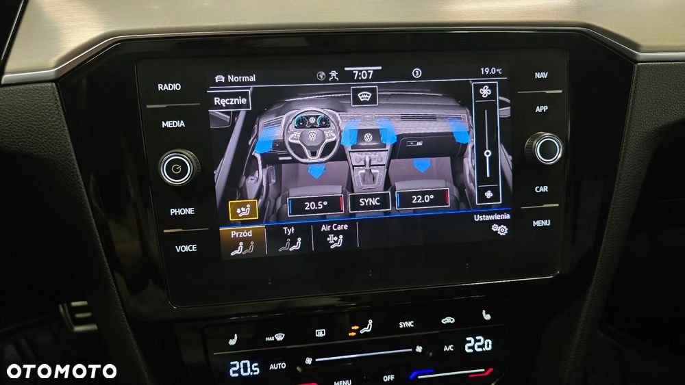 Volkswagen Passat - 25