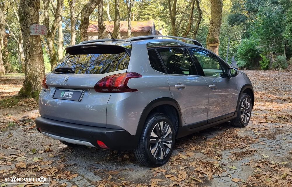 Peugeot 2008 1.2 PureTech Allure - 11