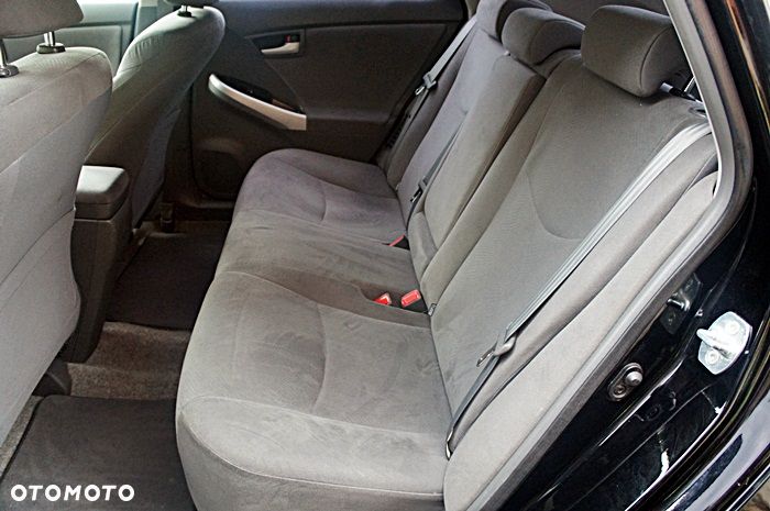 Toyota Prius (Hybrid) Life - 22