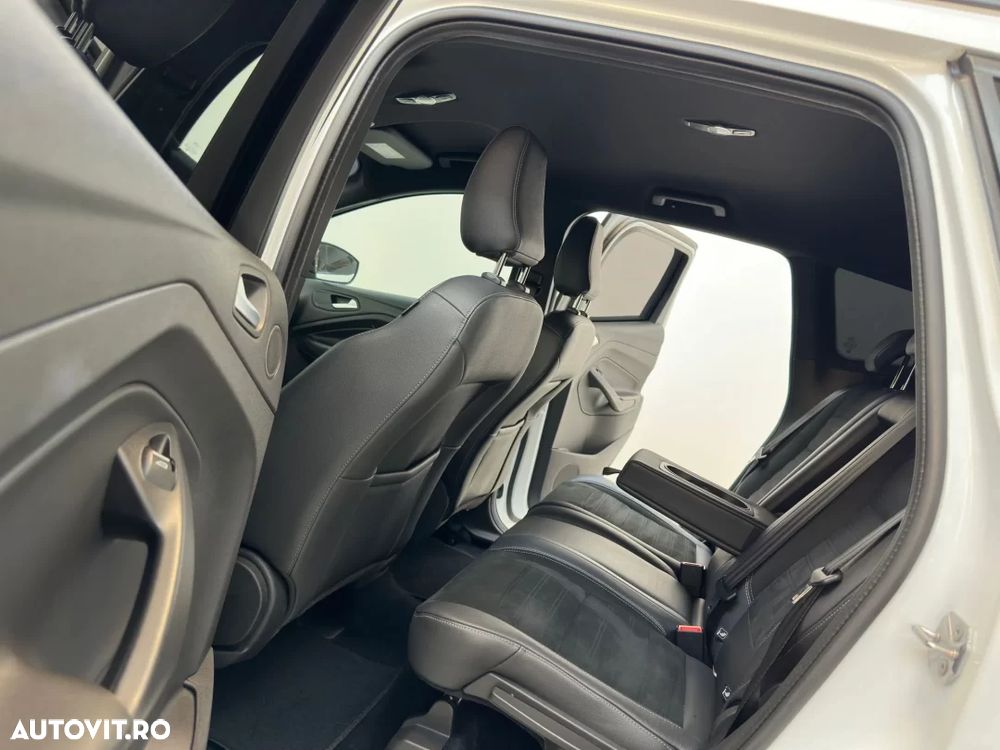Ford Kuga - 12