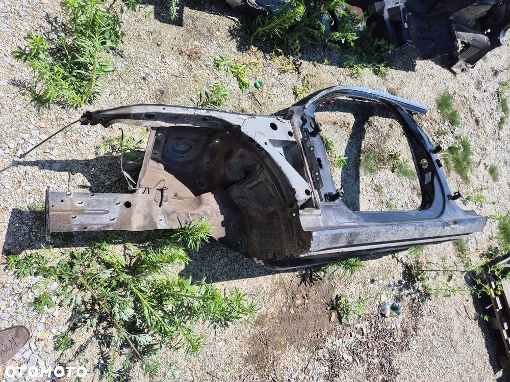 próg słupek lewy Audi A4 B8 kombi