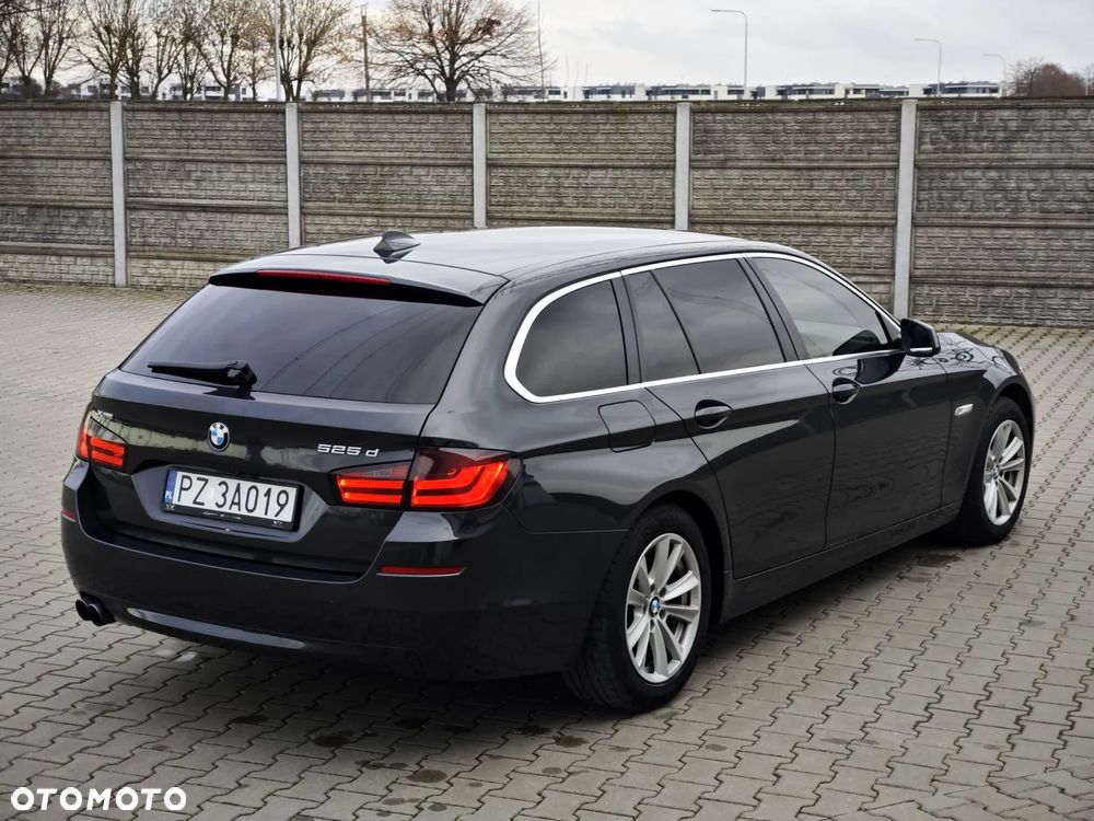 BMW Seria 5 525d xDrive - 4