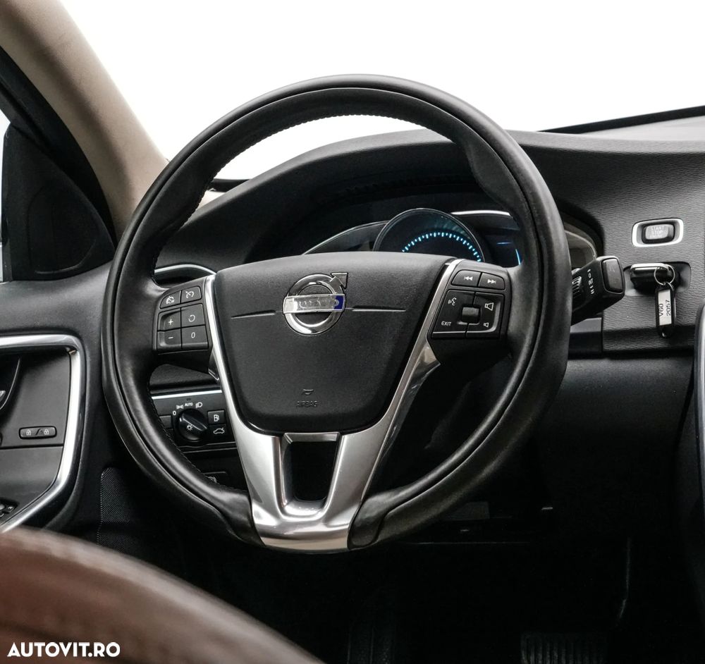 Volvo V60 D5 Summum - 18