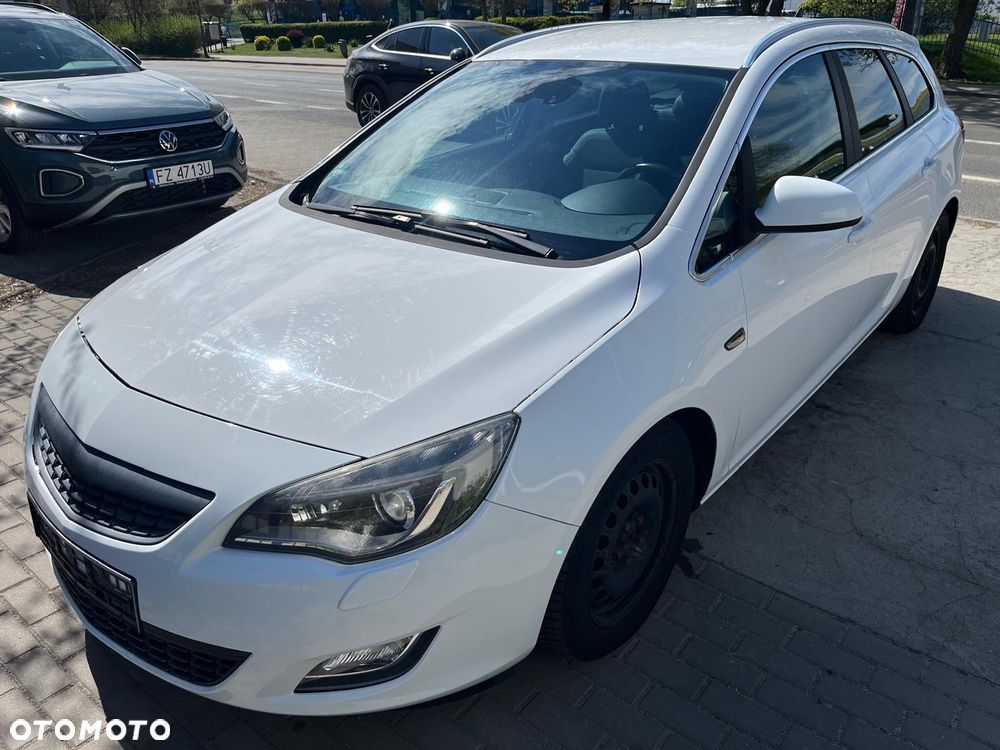 Opel Astra 1.6 Turbo Edition - 1