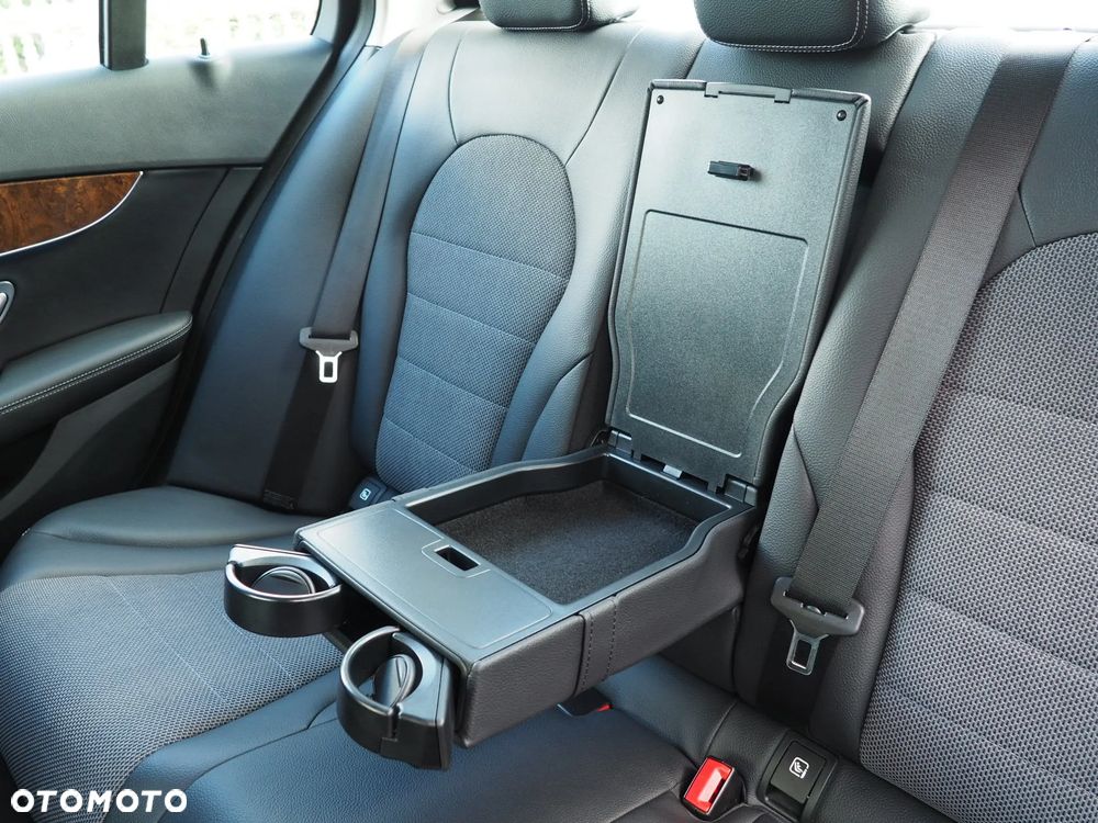 Mercedes-Benz Klasa C 200 9G-TRONIC - 23