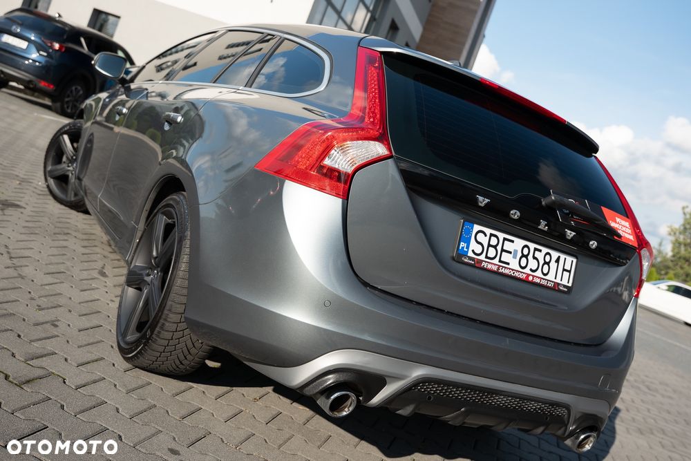 Volvo V60 D4 R-Design - 15