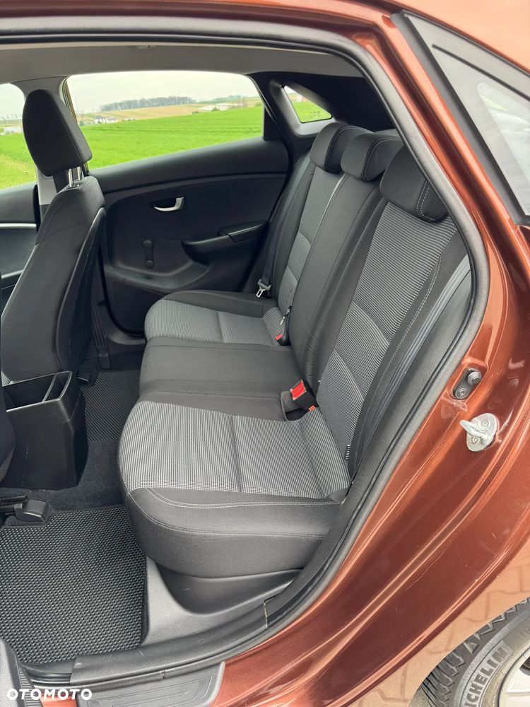 Hyundai i30 1.6 Style - 11