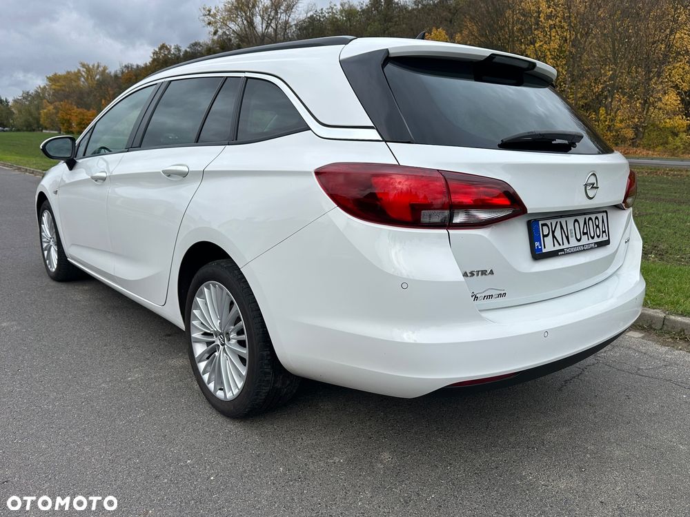 Opel Astra 1.6 D (CDTI) Sports Tourer Selection - 2