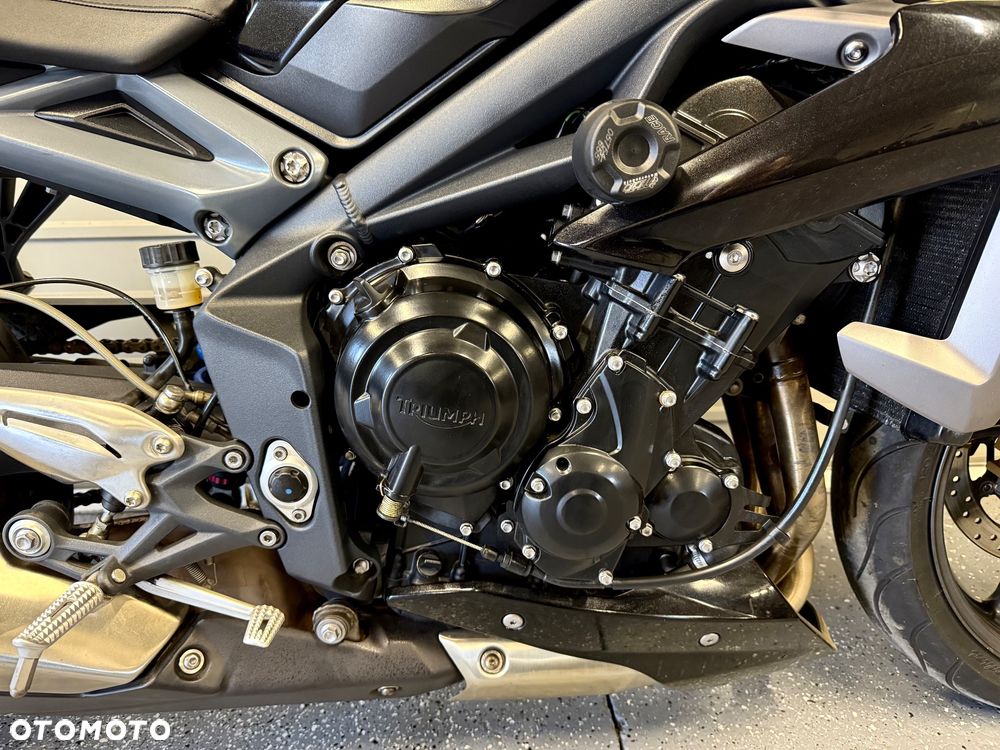 Triumph Street Triple - 7