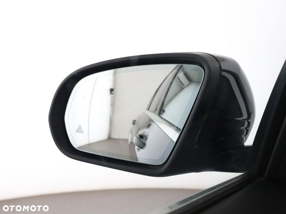 Mercedes-Benz Klasa C 200 4Matic 9G-TRONIC Avantgarde - 36