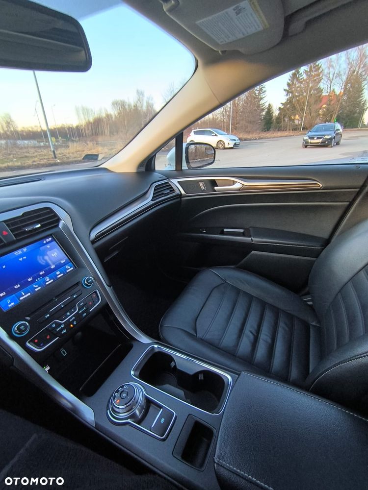 Ford Fusion - 7