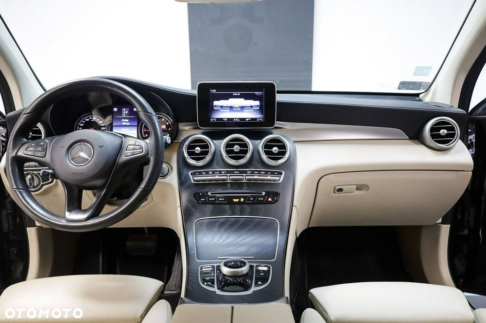Mercedes-Benz GLC 250 4Matic 9G-TRONIC AMG Line - 14