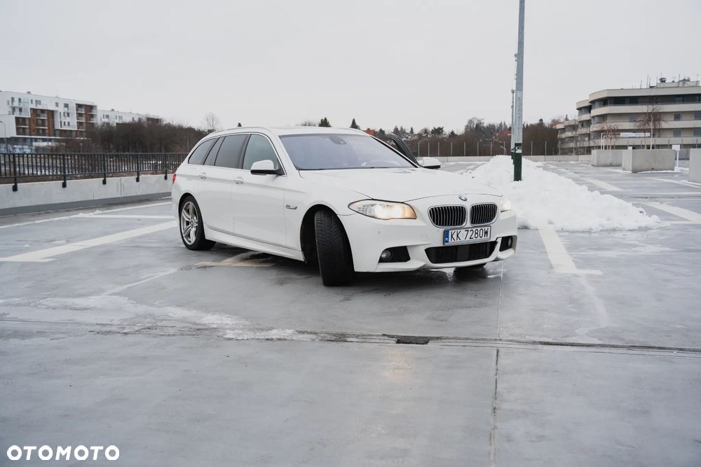 BMW Seria 5 520d xDrive - 17