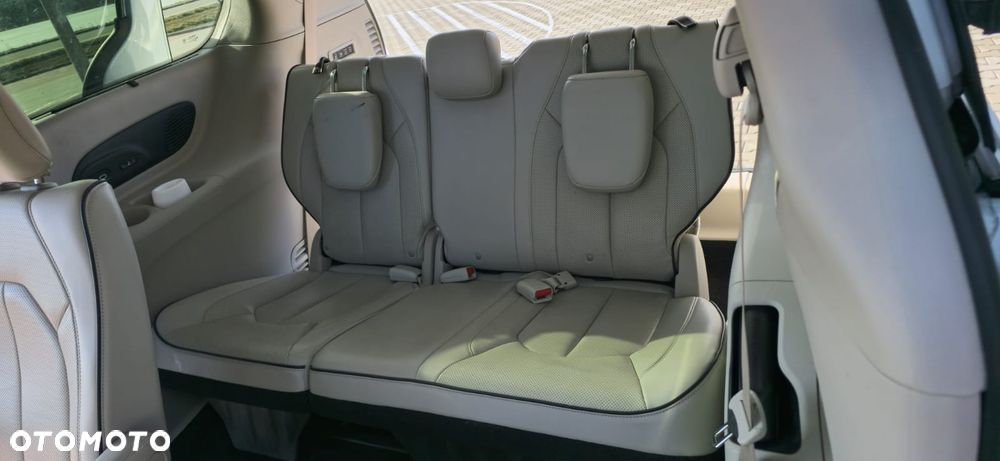 Chrysler Pacifica - 21