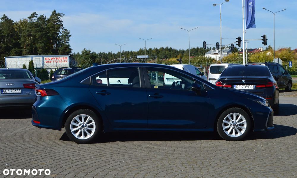 Toyota Corolla - 10