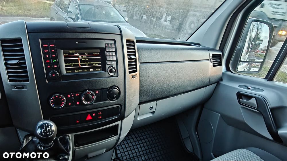 Volkswagen Crafter   brygadówka 7osób - 18