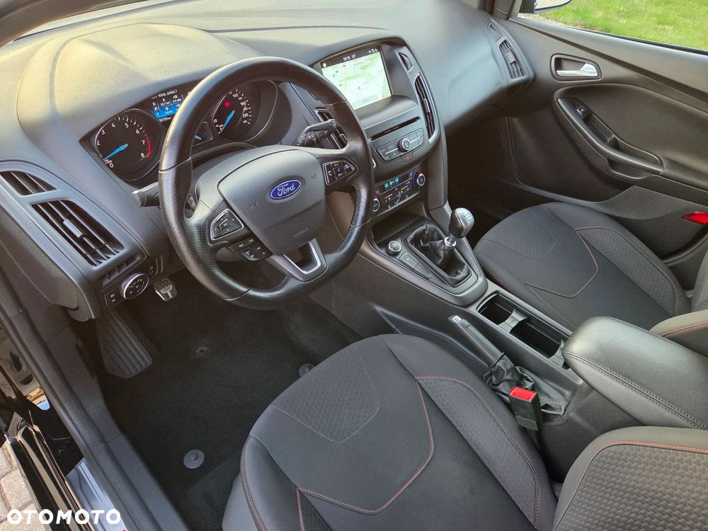 Ford Focus 1.0 EcoBoost Start-Stopp-System ST-LINE DESIGN - 8