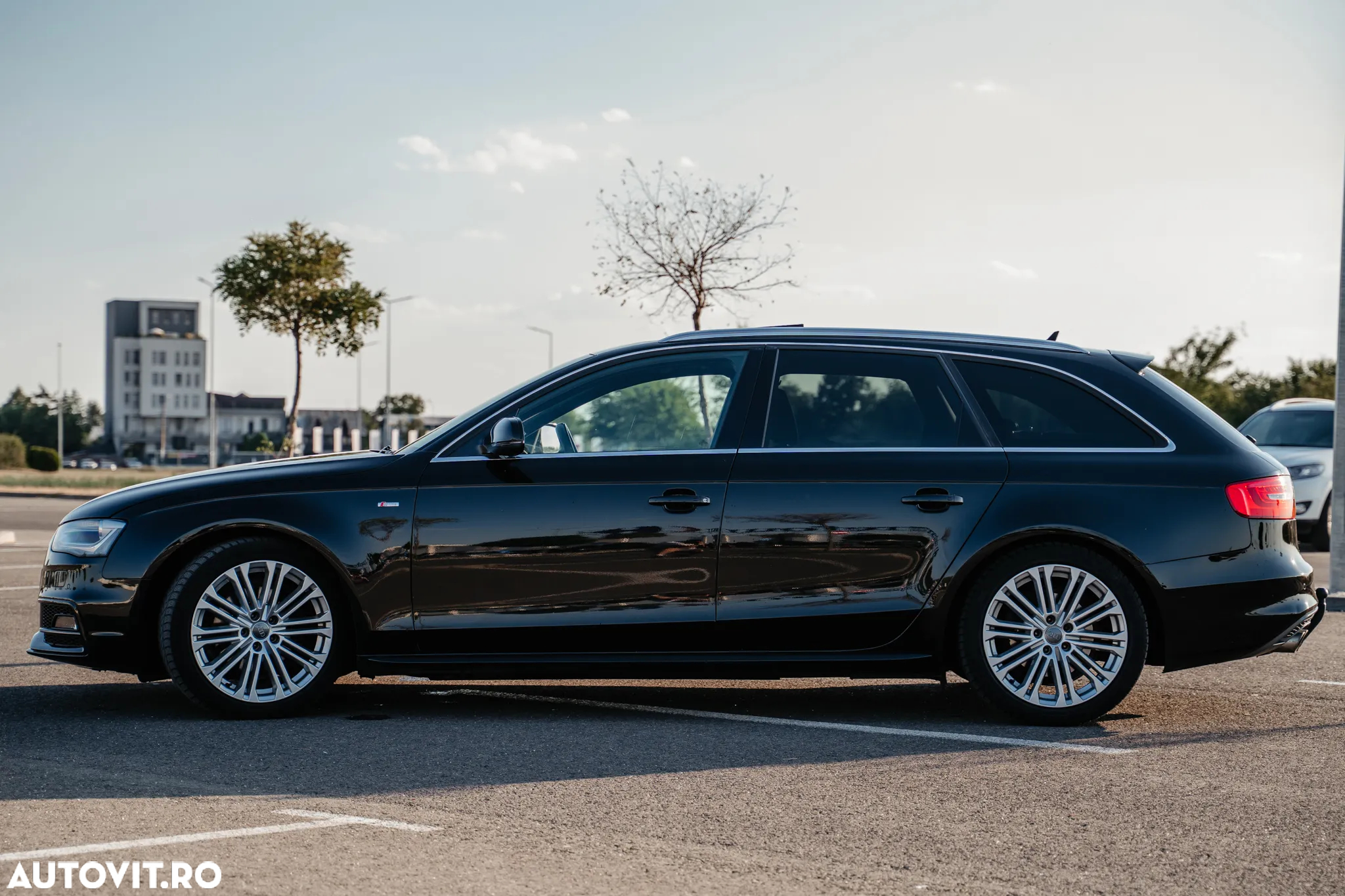 Audi A4 2.0 TDI DPF clean diesel multitronic S line Sportpaket - 3