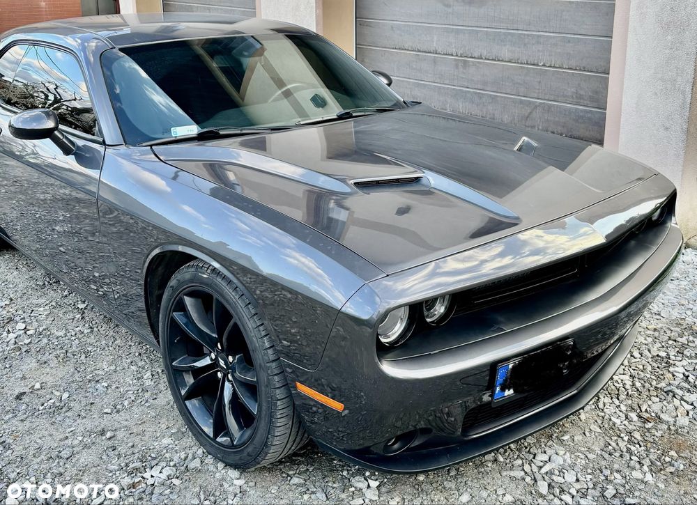 Dodge Challenger - 1