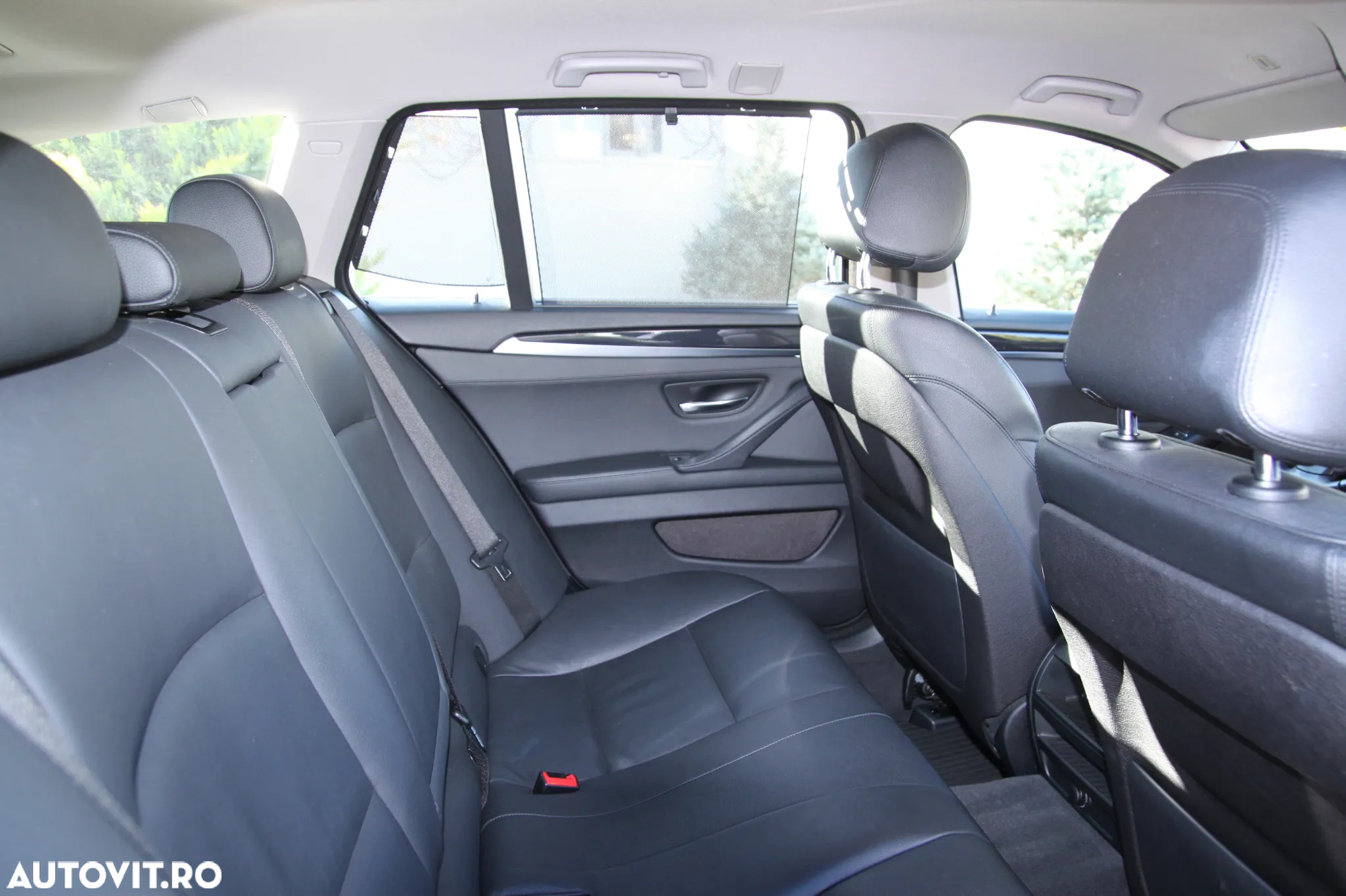 BMW Seria 5 520d xDrive - 31