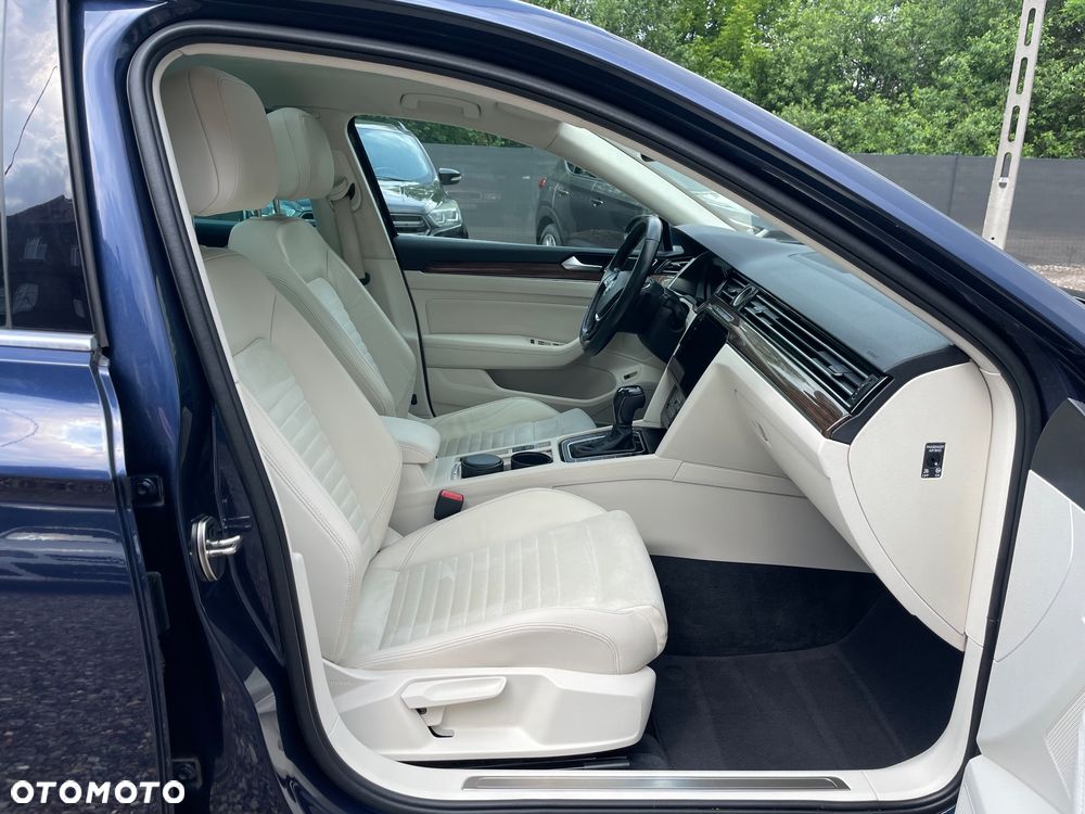 Volkswagen Passat - 16