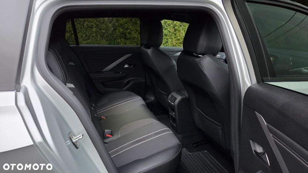 Opel Astra 1.2 T GS Line S&S - 17