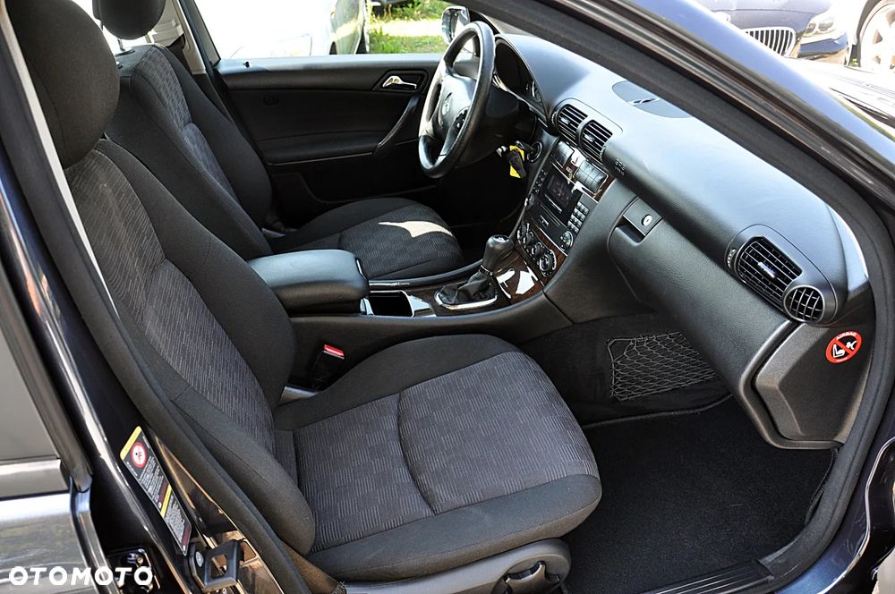 Mercedes-Benz Klasa C 200 Kompressor Automatik Classic Sport Edition + - 25