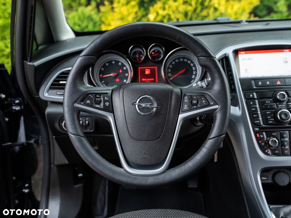 Opel Astra 1.4 Turbo Exklusiv - 30