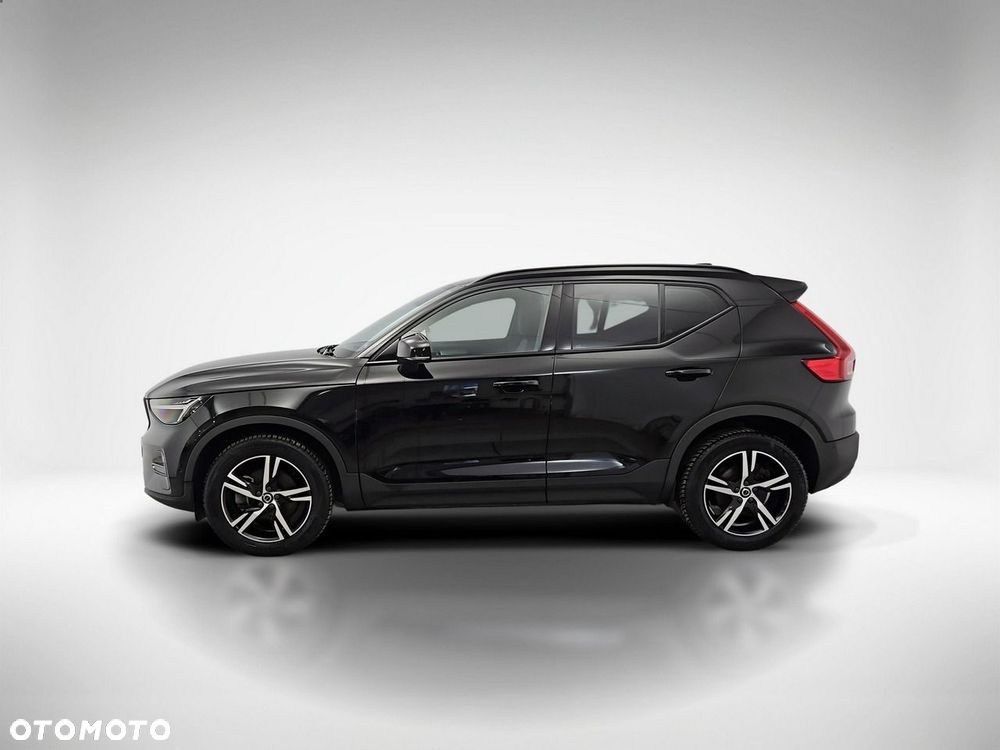 Volvo XC 40 B3 Plus Dark - 3