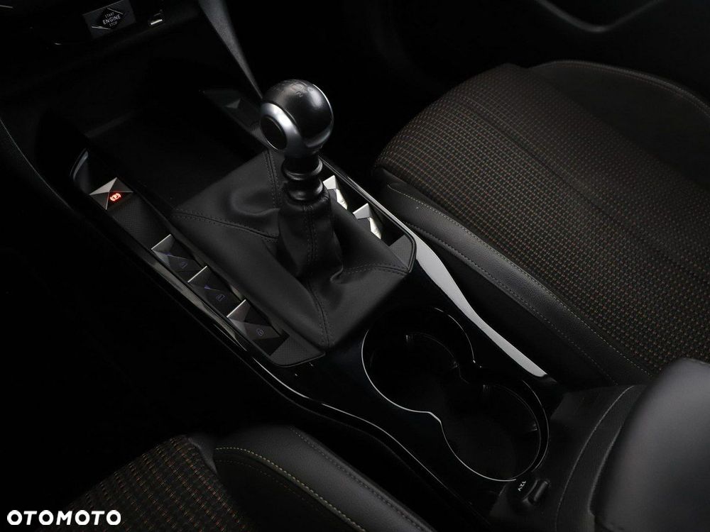 DS Automobiles DS 3 Crossback 1.2 PureTech Performance Line - 28