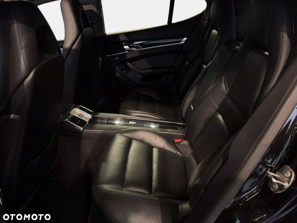 Porsche Panamera - 16