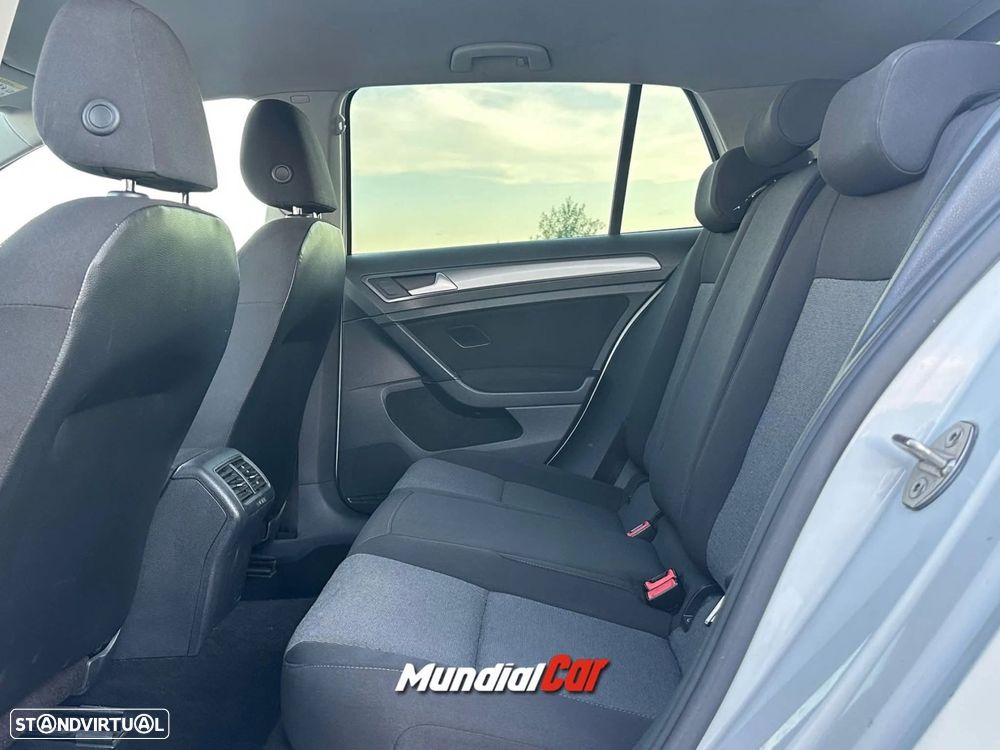 VW Golf 1.6 TDi Highline - 7