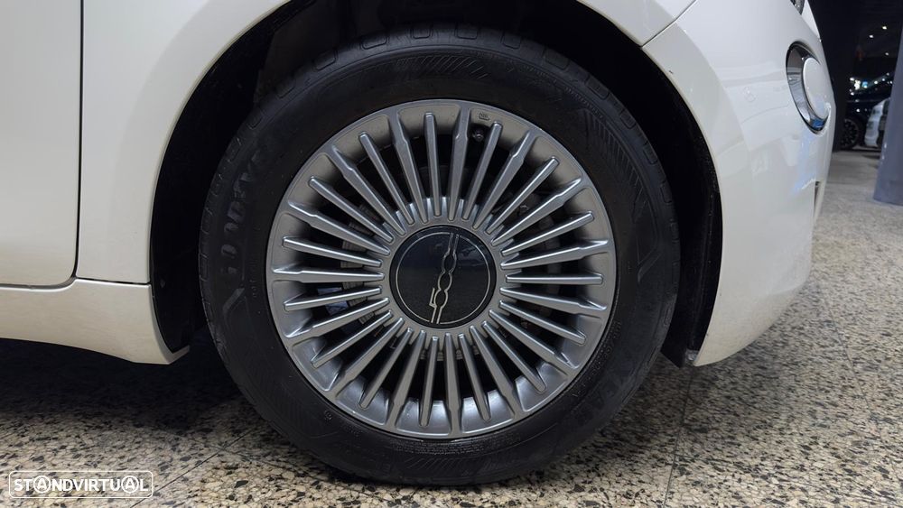 Fiat 500e 3 + 1 42kWh Icon - 38