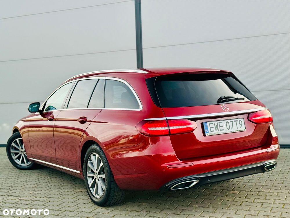 Mercedes-Benz Klasa E 220 d 9G-TRONIC Exclusive - 11