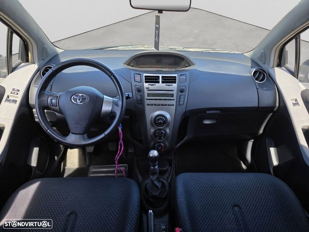 Toyota Yaris 1.4 D-4D - 7