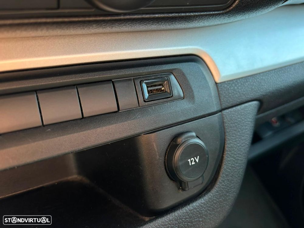 Peugeot e-Traveller 75 kWh Long — fotografia 17