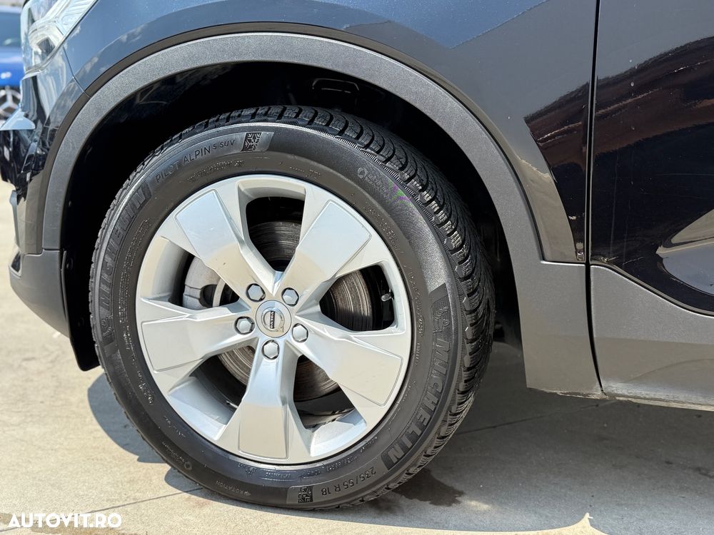 Volvo XC 40 D4 AWD Geartronic Momentum - 25
