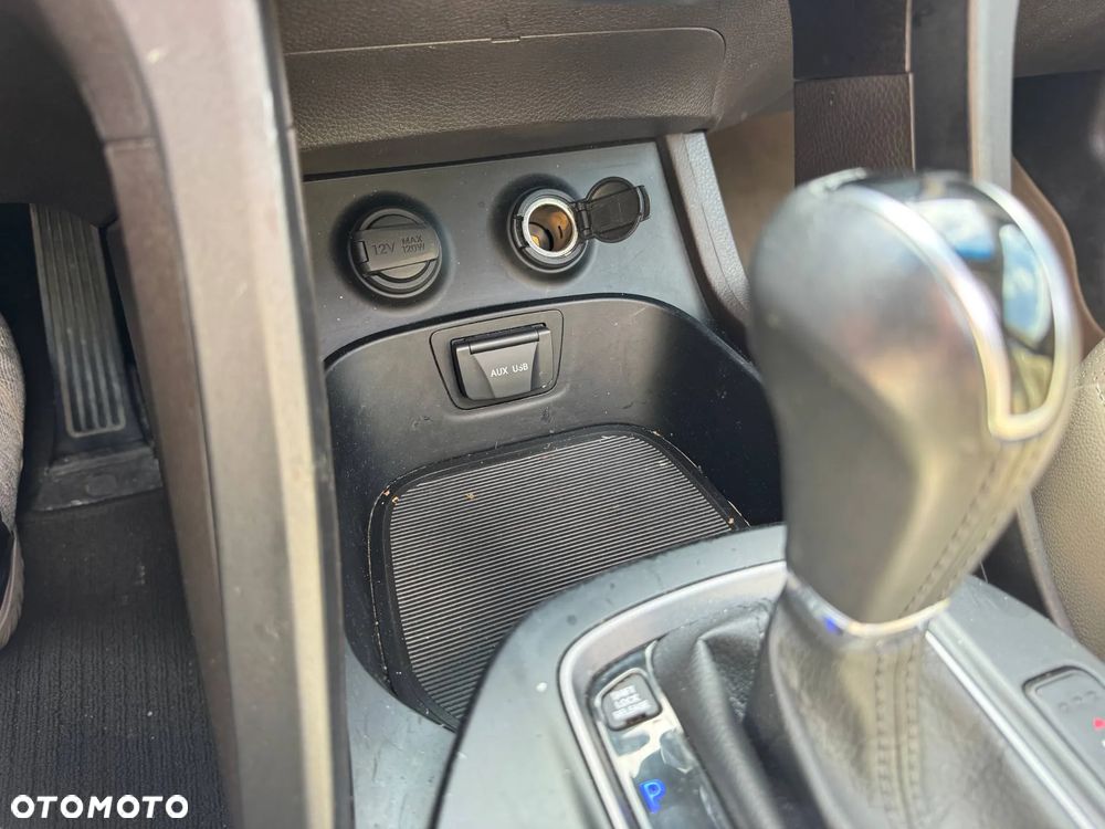 Hyundai Santa Fe 2.0 T Sport Utility 2WD - 24