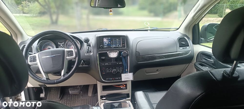 Chrysler Town & Country 3.6 Touring - 9