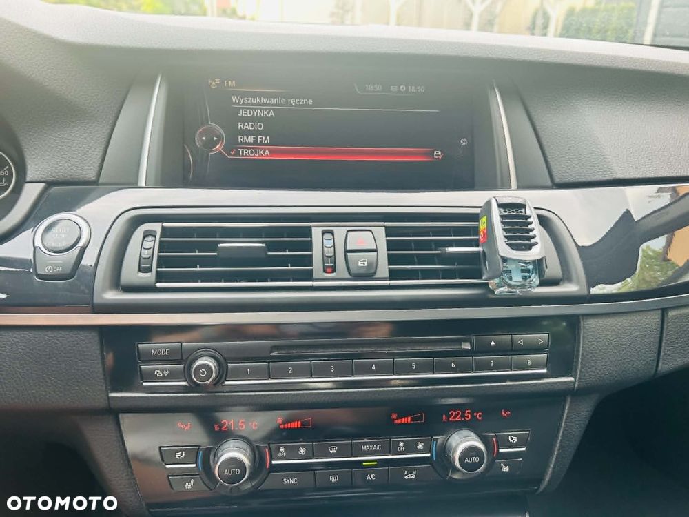 BMW Seria 5 520d xDrive - 12