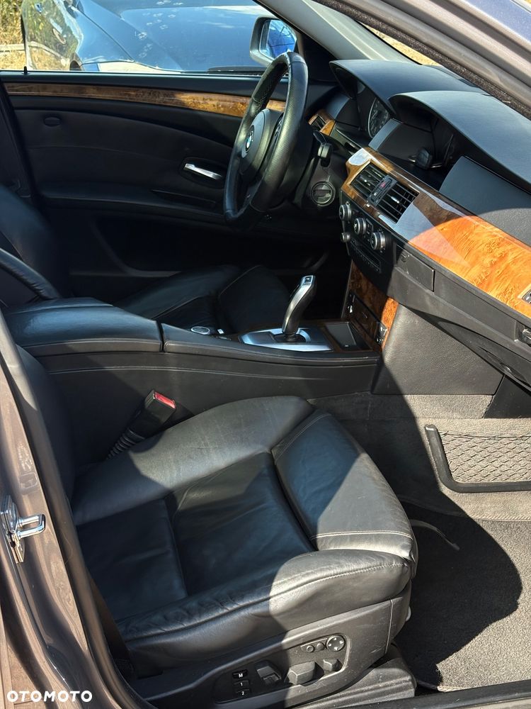 BMW Seria 5 525d Edition Exclusive - 11