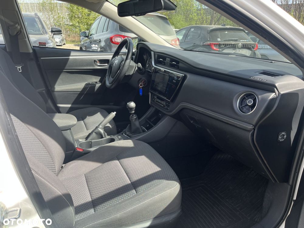 Toyota Corolla - 19
